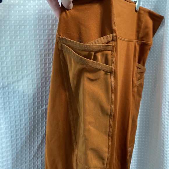 Fabletics Trinity Leggings in Teak - Picture 3 of 10
